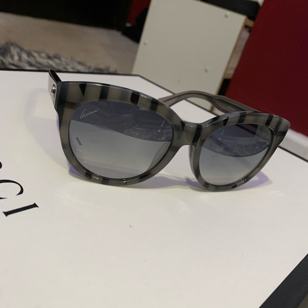 Gucci Sunglasses - Picture 3 of 8